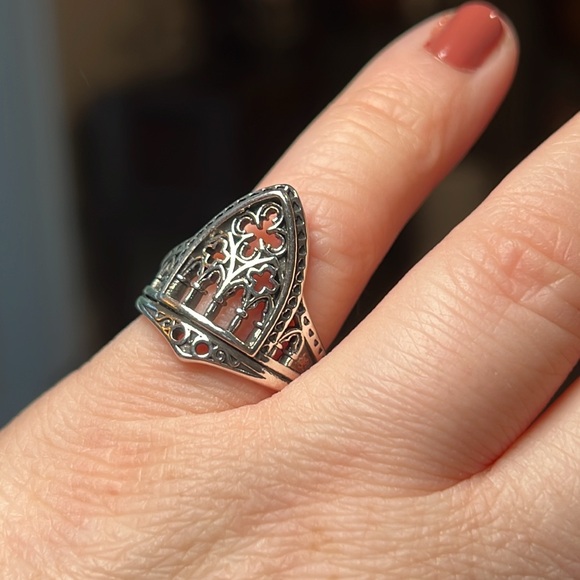 Estate Silver Gothic Filigree Ring - Picture 4 of 4